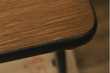 アメリカヴィンテージ　Hermanmiller(ハーマンミラー社)　アクション・オフィス(Action Office)　ロバート・プロプスト(Robert Propst)　ジョージ・ネルソン(George Nelson)　スタイリッシュなデザインが素敵なワークデスク　(R-081202)