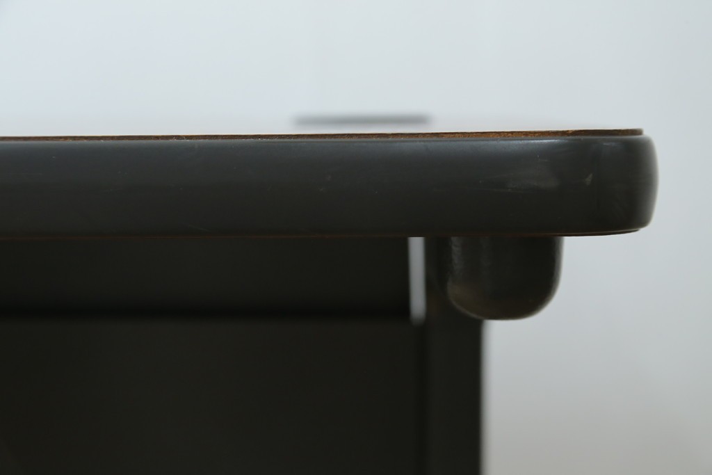 アメリカヴィンテージ　Hermanmiller(ハーマンミラー社)　アクション・オフィス(Action Office)　ロバート・プロプスト(Robert Propst)　ジョージ・ネルソン(George Nelson)　スタイリッシュなデザインが素敵なワークデスク　(R-081202)
