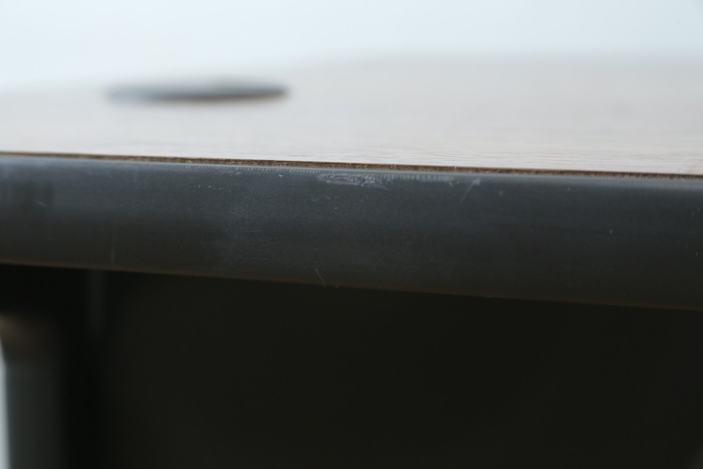アメリカヴィンテージ　Hermanmiller(ハーマンミラー社)　アクション・オフィス(Action Office)　ロバート・プロプスト(Robert Propst)　ジョージ・ネルソン(George Nelson)　スタイリッシュなデザインが素敵なワークデスク　(R-081202)