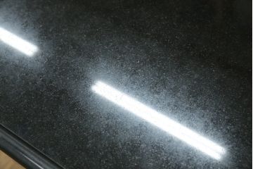 中古　最高級!!　イタリア輸入家具　天板黒御影石　マホガニー材　真鍮(しんちゅう)製　上質さが感じられる凝った造り込みが魅力的なデスク(平机、ワークデスク、在宅用、在宅ワーク用)(定価約120万円)(R-081204)