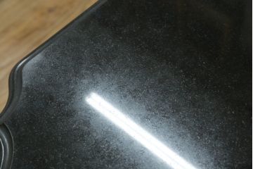 中古　最高級!!　イタリア輸入家具　天板黒御影石　マホガニー材　真鍮(しんちゅう)製　上質さが感じられる凝った造り込みが魅力的なデスク(平机、ワークデスク、在宅用、在宅ワーク用)(定価約120万円)(R-081204)