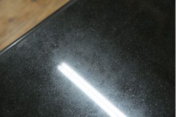 中古　最高級!!　イタリア輸入家具　天板黒御影石　マホガニー材　真鍮(しんちゅう)製　上質さが感じられる凝った造り込みが魅力的なデスク(平机、ワークデスク、在宅用、在宅ワーク用)(定価約120万円)(R-081204)