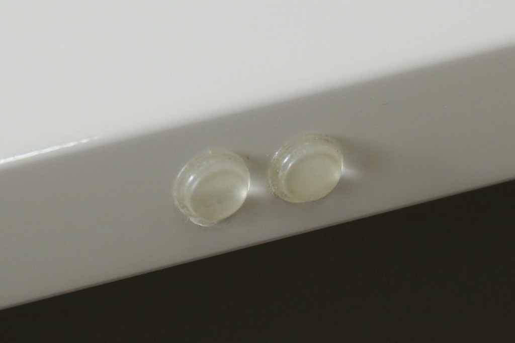 中古　Harrods購入　イギリス高級家具　FRATO(フラト)　DIDOT(ディドー)　フェイクレザー(人口皮革)　幾何学的なデザインが魅力的なサイドボード 定価約120万円　 (R-081206)