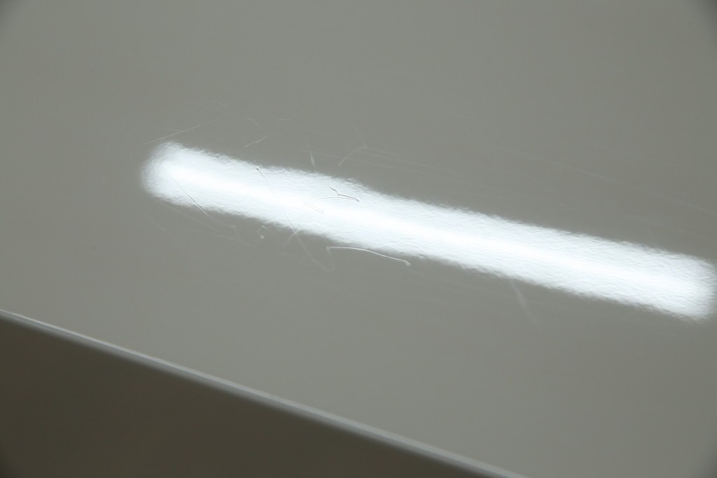 中古　Harrods購入　イギリス高級家具　FRATO(フラト)　DIDOT(ディドー)　フェイクレザー(人口皮革)　幾何学的なデザインが魅力的なサイドボード 定価約120万円　 (R-081206)