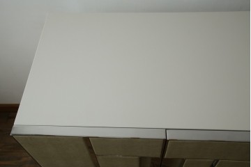 中古　Harrods購入　イギリス高級家具　FRATO(フラト)　DIDOT(ディドー)　フェイクレザー(人口皮革)　幾何学的なデザインが魅力的なサイドボード 定価約120万円　 (R-081206)