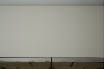 中古　Harrods購入　イギリス高級家具　FRATO(フラト)　DIDOT(ディドー)　フェイクレザー(人口皮革)　幾何学的なデザインが魅力的なサイドボード 定価約120万円　 (R-081206)