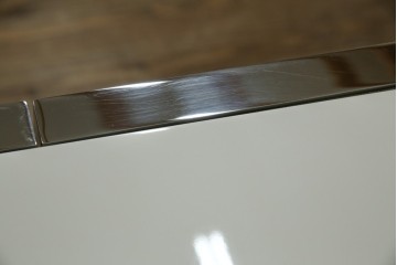 中古　Harrods購入　イギリス高級家具　FRATO(フラト)　DIDOT(ディドー)　フェイクレザー(人口皮革)　幾何学的なデザインが魅力的なサイドボード 定価約120万円　 (R-081206)