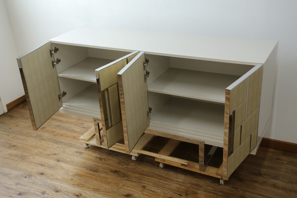 中古　Harrods購入　イギリス高級家具　FRATO(フラト)　DIDOT(ディドー)　フェイクレザー(人口皮革)　幾何学的なデザインが魅力的なサイドボード 定価約120万円　 (R-081206)