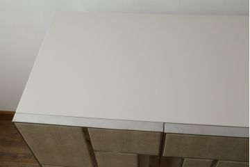 中古　Harrods購入　イギリス高級家具　FRATO(フラト)　DIDOT(ディドー)　フェイクレザー(人口皮革)　幾何学的なデザインが魅力的なサイドボード(サイドキャビネット、収納棚、戸棚、リビングボード)(定価約120万円)(R-081206)