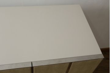 中古　Harrods購入　イギリス高級家具　FRATO(フラト)　DIDOT(ディドー)　フェイクレザー(人口皮革)　幾何学的なデザインが魅力的なサイドボード(サイドキャビネット、収納棚、戸棚、リビングボード)(定価約120万円)(R-081206)