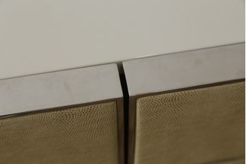 中古　Harrods購入　イギリス高級家具　FRATO(フラト)　DIDOT(ディドー)　フェイクレザー(人口皮革)　幾何学的なデザインが魅力的なサイドボード(サイドキャビネット、収納棚、戸棚、リビングボード)(定価約120万円)(R-081206)