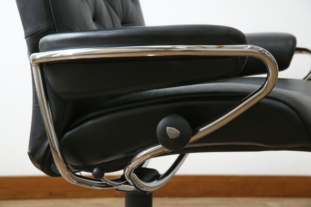 中古　ノルウェー　EKORNES(エコーネス)社　本革　Stressless Metro Office (ストレスレス メトロ オフィス)　インダストリアルな高級デスクチェア　定価約31万円　(R-081207)