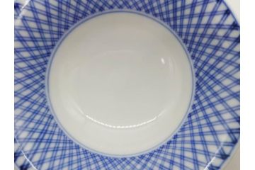 酒井田柿右衛門　肥前国南川原　染錦　二重渦福　丸形　約10cm　3.1寸　匠の技が光る珍味入5客セット(蓋付き器、裏印、小物入れ、香合、蓋物、菓子鉢、茶壷、共箱付き、和食器、陶器、三寸一分)(R-081209)