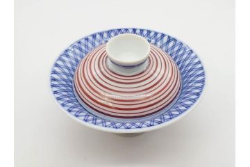 酒井田柿右衛門　肥前国南川原　染錦　二重渦福　丸形　約10cm　3.1寸　匠の技が光る珍味入5客セット(蓋付き器、裏印、小物入れ、香合、蓋物、菓子鉢、茶壷、共箱付き、和食器、陶器、三寸一分)(R-081209)