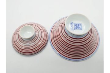 酒井田柿右衛門　肥前国南川原　染錦　二重渦福　丸形　約10cm　3.1寸　匠の技が光る珍味入5客セット(蓋付き器、裏印、小物入れ、香合、蓋物、菓子鉢、茶壷、共箱付き、和食器、陶器、三寸一分)(R-081209)