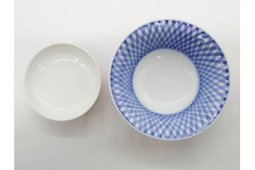 酒井田柿右衛門　肥前国南川原　染錦　二重渦福　丸形　約10cm　3.1寸　匠の技が光る珍味入5客セット(蓋付き器、裏印、小物入れ、香合、蓋物、菓子鉢、茶壷、共箱付き、和食器、陶器、三寸一分)(R-081209)