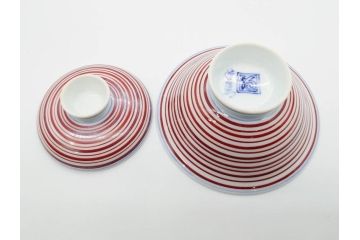 酒井田柿右衛門　肥前国南川原　染錦　二重渦福　丸形　約10cm　3.1寸　匠の技が光る珍味入5客セット(蓋付き器、裏印、小物入れ、香合、蓋物、菓子鉢、茶壷、共箱付き、和食器、陶器、三寸一分)(R-081209)