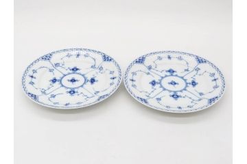 デンマーク　ROYAL COPENHAGEN(ロイヤルコペンハーゲン)　ブルーフルーテッド ハーフレース　(大)約25cm　(小)約19cm　繊細な絵付けが可愛らしいプレート3枚セット(大皿、中皿、洋食器、北欧)(R-081212)