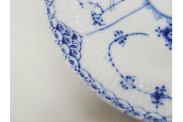 デンマーク　ROYAL COPENHAGEN(ロイヤルコペンハーゲン)　ブルーフルーテッド ハーフレース　(大)約25cm　(小)約19cm　繊細な絵付けが可愛らしいプレート3枚セット(大皿、中皿、洋食器、北欧)(R-081212)