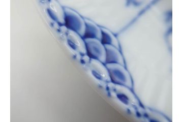 デンマーク　ROYAL COPENHAGEN(ロイヤルコペンハーゲン)　ブルーフルーテッド ハーフレース　(大)約25cm　(小)約19cm　繊細な絵付けが可愛らしいプレート3枚セット(大皿、中皿、洋食器、北欧)(R-081212)