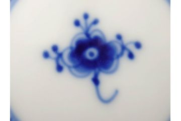 デンマーク　ROYAL COPENHAGEN(ロイヤルコペンハーゲン)　ブルーフルーテッド ハーフレース　(大)約25cm　(小)約19cm　繊細な絵付けが可愛らしいプレート3枚セット(大皿、中皿、洋食器、北欧)(R-081212)
