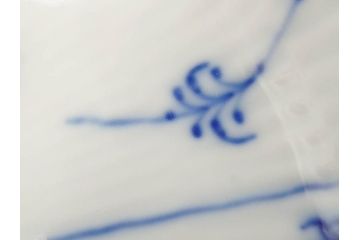 デンマーク　ROYAL COPENHAGEN(ロイヤルコペンハーゲン)　ブルーフルーテッド ハーフレース　(大)約25cm　(小)約19cm　繊細な絵付けが可愛らしいプレート3枚セット(大皿、中皿、洋食器、北欧)(R-081212)