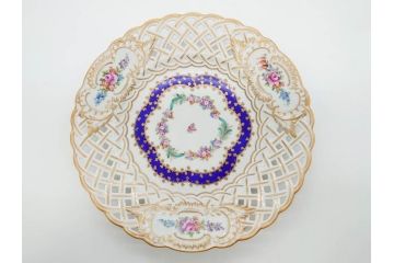 ドイツ　Dresden(ドレスデン)　カール・ティーメ工房　金彩　透かし　花柄　リーフプレート　デミタスカップ&ソーサー　煌びやかで麗しいプレート2枚&C&Sセット(フラワー、ディッシュ、中皿、変形皿、洋食器)(R-081213)