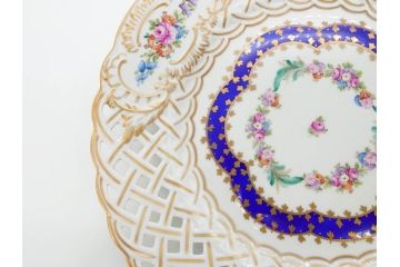 ドイツ　Dresden(ドレスデン)　カール・ティーメ工房　金彩　透かし　花柄　リーフプレート　デミタスカップ&ソーサー　煌びやかで麗しいプレート2枚&C&Sセット(フラワー、ディッシュ、中皿、変形皿、洋食器)(R-081213)
