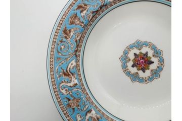 イギリス　WEDGWOOD(ウェッジウッド)　FLORENTINE TURQUOISE(フロレンティーン ターコイズ)　オーバルディッシュ　スーププレート　威風堂々としたデザインが見事なプレート3枚セット(グロテスク文様、フルーツ、果物、大皿、洋食器、英国)(R-081214)