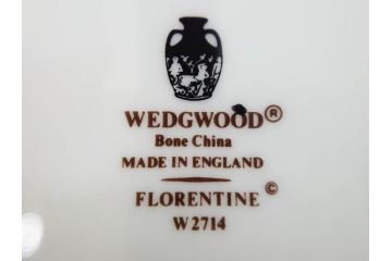 イギリス　WEDGWOOD(ウェッジウッド)　FLORENTINE TURQUOISE(フロレンティーン ターコイズ)　オーバルディッシュ　スーププレート　威風堂々としたデザインが見事なプレート3枚セット(グロテスク文様、フルーツ、果物、大皿、洋食器、英国)(R-081214)