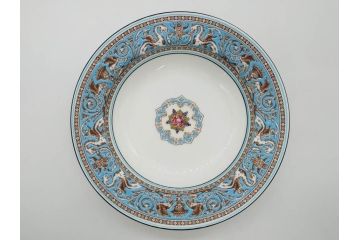 イギリス　WEDGWOOD(ウェッジウッド)　FLORENTINE TURQUOISE(フロレンティーン ターコイズ)　オーバルディッシュ　スーププレート　威風堂々としたデザインが見事なプレート3枚セット(グロテスク文様、フルーツ、果物、大皿、洋食器、英国)(R-081214)