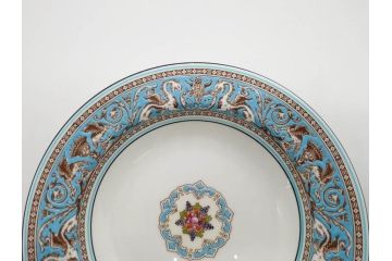 イギリス　WEDGWOOD(ウェッジウッド)　FLORENTINE TURQUOISE(フロレンティーン ターコイズ)　オーバルディッシュ　スーププレート　威風堂々としたデザインが見事なプレート3枚セット(グロテスク文様、フルーツ、果物、大皿、洋食器、英国)(R-081214)