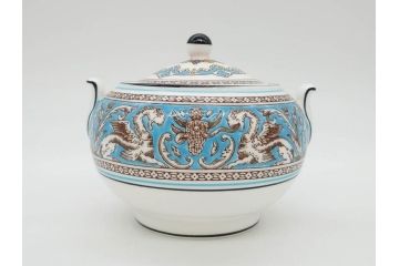 イギリス　WEDGWOOD(ウェッジウッド)　FLORENTINE TURQUOISE(フロレンティーン ターコイズ)　ティー　コーヒー　高い品格を感じるシュガーボックス・クリーマー2点セット(グロテスク文様、フルーツ、果物、ミルクジャー、ミルクポット、シュガーポット、ボンボン入れ、洋食器、英国)(R-081215)