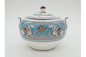 イギリス　WEDGWOOD(ウェッジウッド)　FLORENTINE TURQUOISE(フロレンティーン ターコイズ)　ティー　コーヒー　高い品格を感じるシュガーボックス・クリーマー2点セット(グロテスク文様、フルーツ、果物、ミルクジャー、ミルクポット、シュガーポット、ボンボン入れ、洋食器、英国)(R-081215)