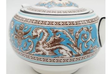 イギリス　WEDGWOOD(ウェッジウッド)　FLORENTINE TURQUOISE(フロレンティーン ターコイズ)　ティー　コーヒー　高い品格を感じるシュガーボックス・クリーマー2点セット(グロテスク文様、フルーツ、果物、ミルクジャー、ミルクポット、シュガーポット、ボンボン入れ、洋食器、英国)(R-081215)