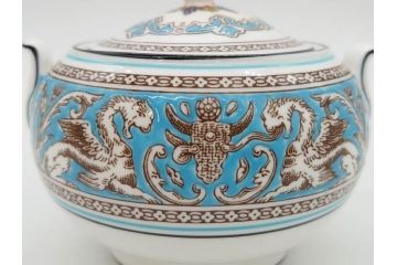 イギリス　WEDGWOOD(ウェッジウッド)　FLORENTINE TURQUOISE(フロレンティーン ターコイズ)　ティー　コーヒー　高い品格を感じるシュガーボックス・クリーマー2点セット(グロテスク文様、フルーツ、果物、ミルクジャー、ミルクポット、シュガーポット、ボンボン入れ、洋食器、英国)(R-081215)