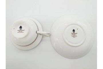 イギリス　WEDGWOOD(ウェッジウッド)　FLORENTINE TURQUOISE(フロレンティーン ターコイズ)　上品な佇まいのティーカップ&ソーサー4客セット(グロテスク文様、フルーツ、果物、ピオニー、C&S、洋食器、英国)(R-081218)