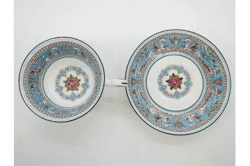イギリス　WEDGWOOD(ウェッジウッド)　FLORENTINE TURQUOISE(フロレンティーン ターコイズ)　上品な佇まいのティーカップ&ソーサー4客セット(グロテスク文様、フルーツ、果物、ピオニー、C&S、洋食器、英国)(R-081218)