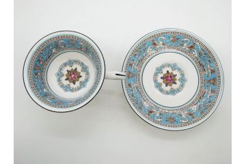 イギリス　WEDGWOOD(ウェッジウッド)　FLORENTINE TURQUOISE(フロレンティーン ターコイズ)　上品な佇まいのティーカップ&ソーサー4客セット(グロテスク文様、フルーツ、果物、ピオニー、C&S、洋食器、英国)(R-081218)