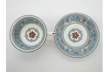 イギリス　WEDGWOOD(ウェッジウッド)　FLORENTINE TURQUOISE(フロレンティーン ターコイズ)　上品な雰囲気のティーカップ&ソーサー4客セット(グロテスク文様、フルーツ、果物、ピオニー、C&S、洋食器、英国)(R-081219)