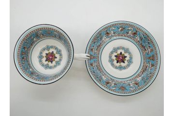 イギリス　WEDGWOOD(ウェッジウッド)　FLORENTINE TURQUOISE(フロレンティーン ターコイズ)　上品な雰囲気のティーカップ&ソーサー4客セット(グロテスク文様、フルーツ、果物、ピオニー、C&S、洋食器、英国)(R-081219)