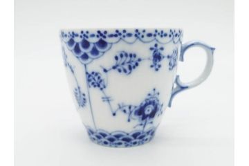 デンマーク　ROYAL COPENHAGEN(ロイヤルコペンハーゲン)　ブルーフルーテッド フルレース カップ&ソーサー/プレイン クリーマー　可憐なデザインに見惚れるC&S・クリーマーセット(コーヒー、デミタス、ミルクポット、ミルクジャー、洋食器、北欧)(R-081229)