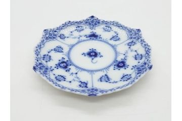 デンマーク　ROYAL COPENHAGEN(ロイヤルコペンハーゲン)　ブルーフルーテッド フルレース カップ&ソーサー/プレイン クリーマー　可憐なデザインに見惚れるC&S・クリーマーセット(コーヒー、デミタス、ミルクポット、ミルクジャー、洋食器、北欧)(R-081229)