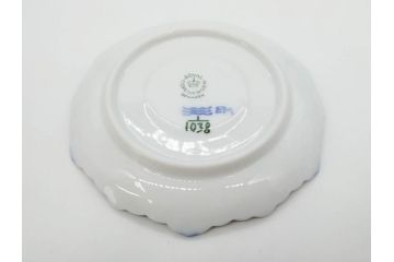 デンマーク　ROYAL COPENHAGEN(ロイヤルコペンハーゲン)　ブルーフルーテッド フルレース カップ&ソーサー/プレイン クリーマー　可憐なデザインに見惚れるC&S・クリーマーセット(コーヒー、デミタス、ミルクポット、ミルクジャー、洋食器、北欧)(R-081229)