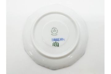 デンマーク　ROYAL COPENHAGEN(ロイヤルコペンハーゲン)　ブルーフルーテッド フルレース カップ&ソーサー/プレイン クリーマー　可憐なデザインに見惚れるC&S・クリーマーセット(コーヒー、デミタス、ミルクポット、ミルクジャー、洋食器、北欧)(R-081229)