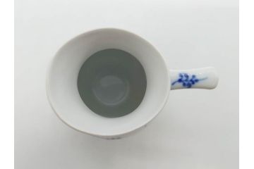 デンマーク　ROYAL COPENHAGEN(ロイヤルコペンハーゲン)　ブルーフルーテッド フルレース カップ&ソーサー/プレイン クリーマー　可憐なデザインに見惚れるC&S・クリーマーセット(コーヒー、デミタス、ミルクポット、ミルクジャー、洋食器、北欧)(R-081229)