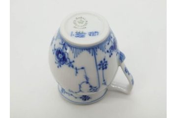 デンマーク　ROYAL COPENHAGEN(ロイヤルコペンハーゲン)　ブルーフルーテッド フルレース カップ&ソーサー/プレイン クリーマー　可憐なデザインに見惚れるC&S・クリーマーセット(コーヒー、デミタス、ミルクポット、ミルクジャー、洋食器、北欧)(R-081229)