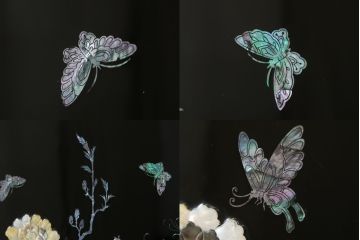 中古　民芸家具　花鳥図　牡丹に蝶　孔雀　梅に雀　見事な螺鈿細工をあしらった漆塗りの衝立て(つい立て、衝い立て、間仕切り、パーテーション、ディスプレイ)(R-081231)