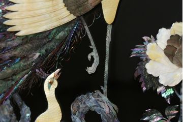 中古　民芸家具　花鳥図　牡丹に蝶　孔雀　梅に雀　見事な螺鈿細工をあしらった漆塗りの衝立て(つい立て、衝い立て、間仕切り、パーテーション、ディスプレイ)(R-081231)