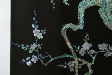 中古　民芸家具　花鳥図　牡丹に蝶　孔雀　梅に雀　見事な螺鈿細工をあしらった漆塗りの衝立て(つい立て、衝い立て、間仕切り、パーテーション、ディスプレイ)(R-081231)